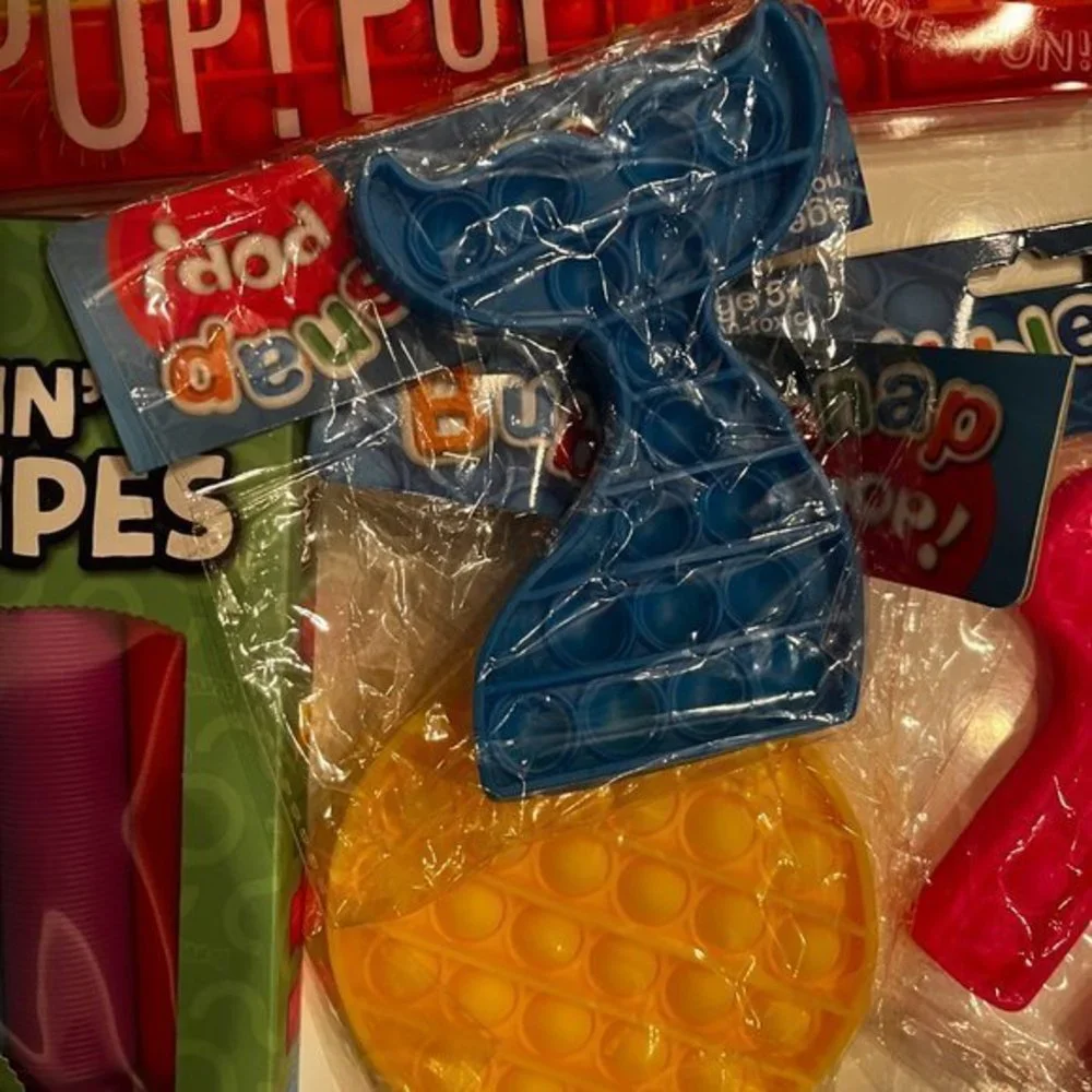 Pop-Its and Poppin Pipes / Fidget Toys (new)‎